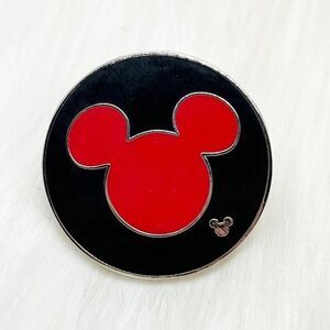 🔮 5/$25 Disney Cast Lanyard Red Mickey Mouse Icon‎ Pin
